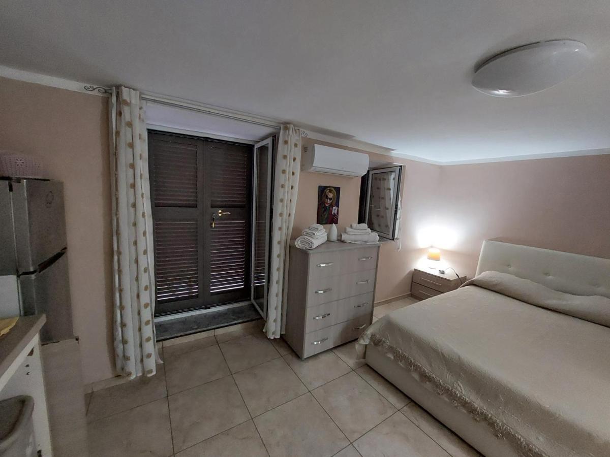 Masaniello'S House Apartment เนเปิลส์ ภายนอก รูปภาพ