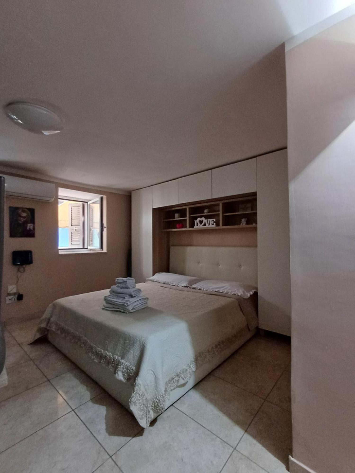 Masaniello'S House Apartment เนเปิลส์ ภายนอก รูปภาพ